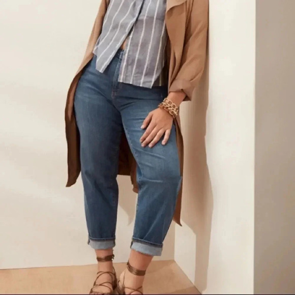 Banana Republic High-Rise Medium Wash Straight Jean - Picture 2 of 14